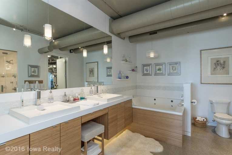 Peek inside iconic Des Moines mansion