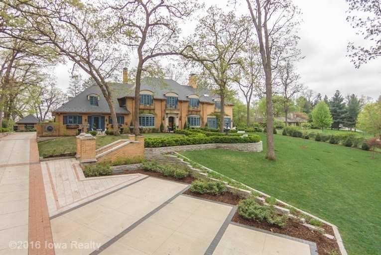 Peek inside iconic Des Moines mansion