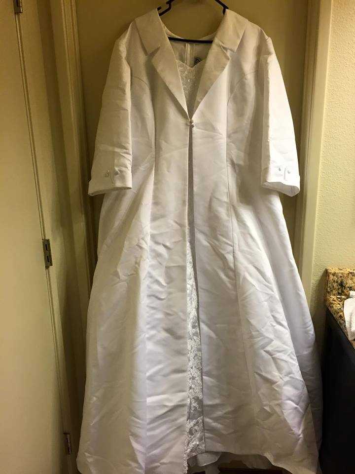 Photos NorCal project turns wedding gowns into burial gowns