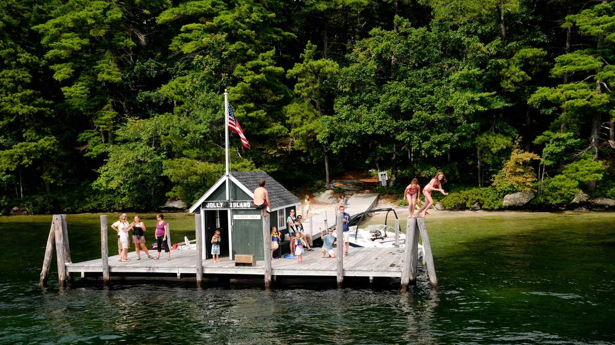 20 things you may not know about Lake Winnipesaukee's mail boat