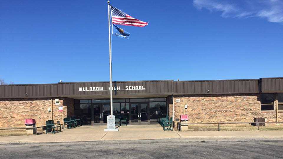 Muldrow HS teacher resigns; accused of "inappropriate conduct" with a student - 4029tv