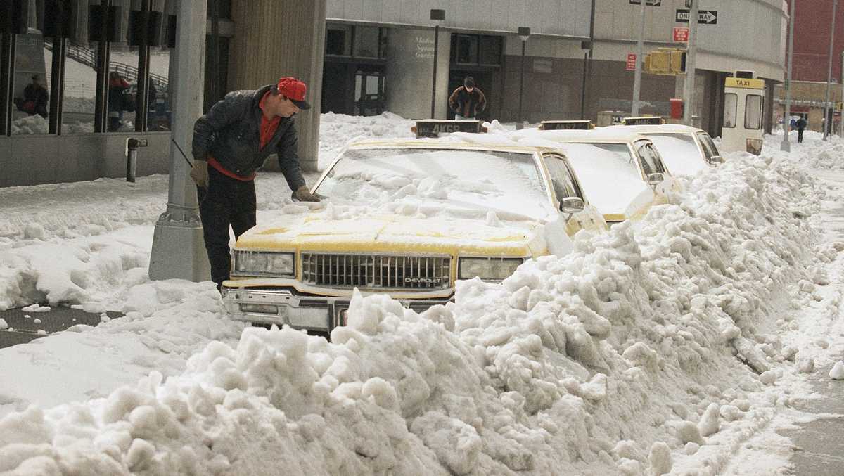 PHOTOS 7 Of The Worst Winter Storms In US History photos-7-of-the-worst-winter-storms-in-us-history