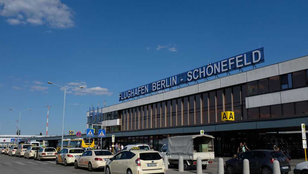Airport's X-ray screening leads to bomb scare, X-rated luggage items