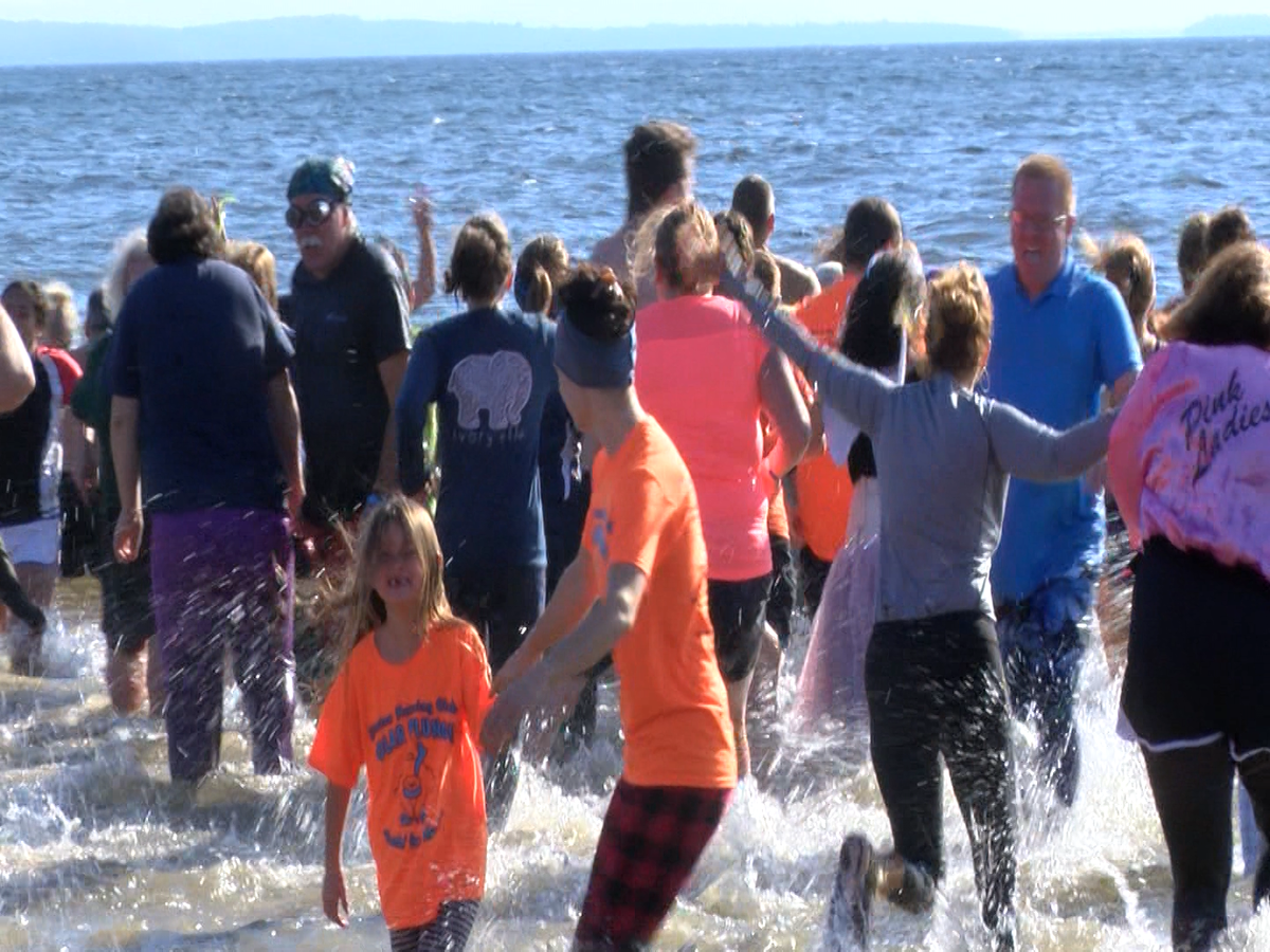 Polar Plunge for Special Olympics draws big crowd - WPTZ
