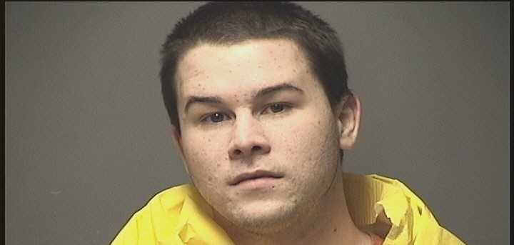 Manchester Police: Alleged theft suspect swims across Merrimack River - WMUR Manchester