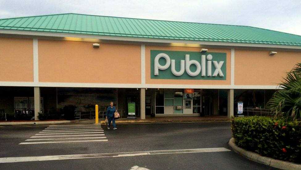 Publix slicing out free deli meat to customers