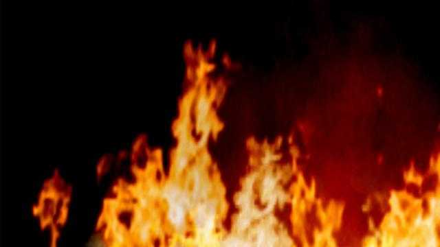 fire fighter arson Two volunteer firefighters were charged with intentionally setting five abandoned houses on fire in central islip and hauppauge, suffolk police said tuesday, while a third firefighter was charged in connection with one of the arsons, police said the central islip volunteers allegedly poured. fire fighter arson Two volunteer firefighters were charged with intentionally setting five abandoned houses on fire in central islip and hauppauge, suffolk police said tuesday, while a third firefighter was charged in connection with one of the arsons, police said the central islip volunteers allegedly poured.