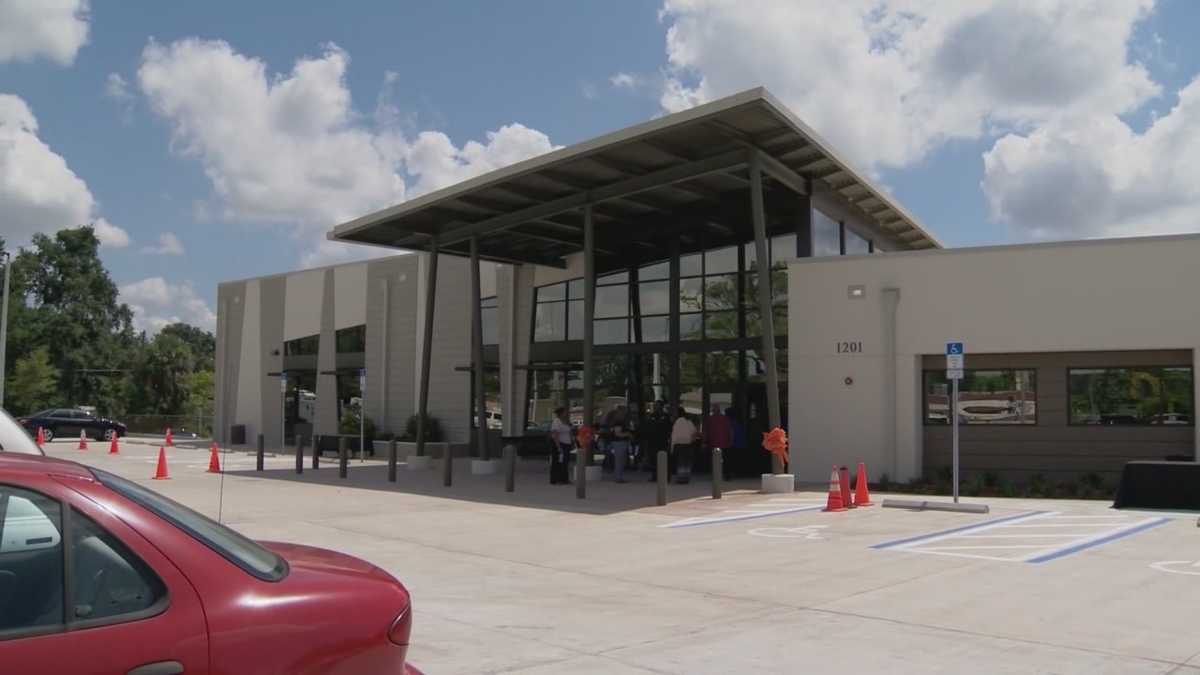 Holden Heights residents celebrate new community center