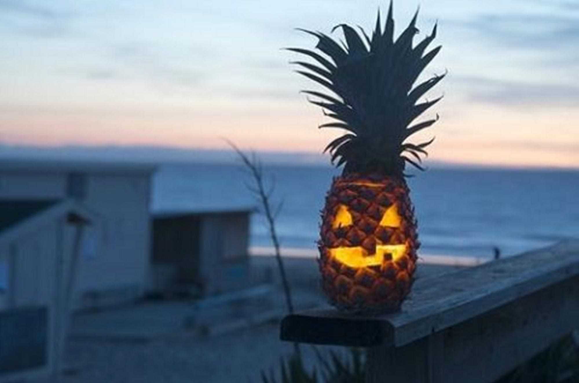 Pineapple jack-o'-lanterns are the best things since piña coladas