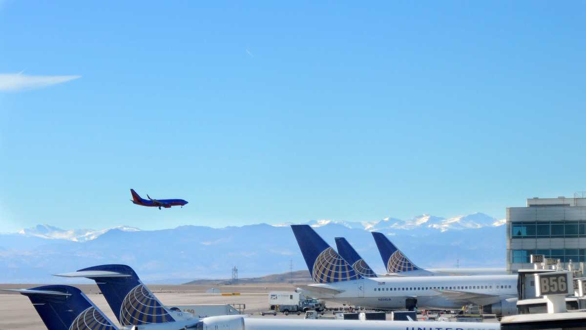 United Offers Compensation To Passengers On Flight From Which Man Was