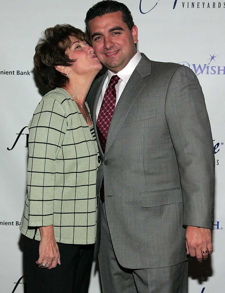 'Cake Boss' Buddy Valastro hasn't been to his bakery since his mother's death