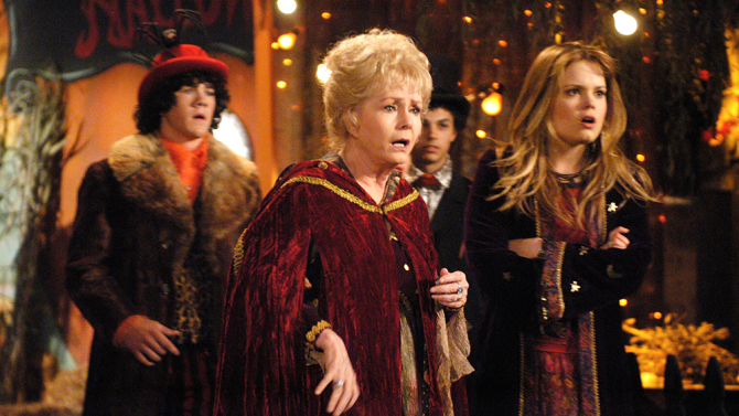 The cast of 'Halloweentown' will reunite to honor Debbie Reynolds at this year's small town festival