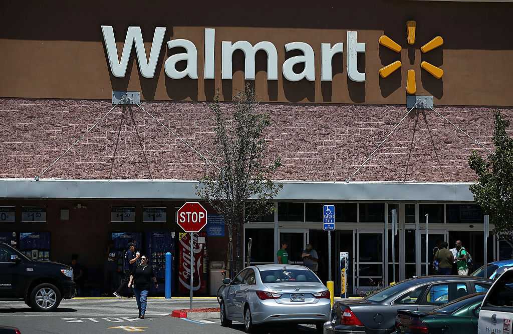 Walmart raising starting wage, offering bonuses after GOP tax bill