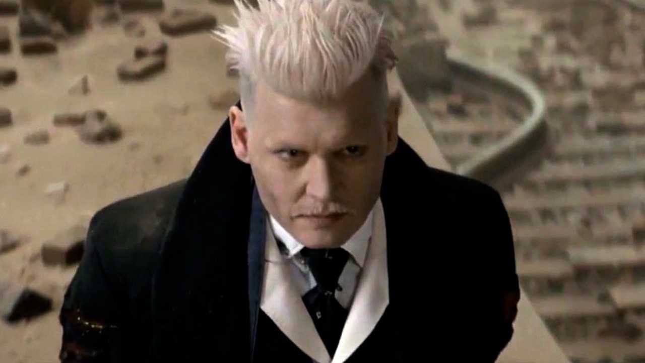 JK Rowling defends the controversial casting of Johnny Depp as Grindelwald