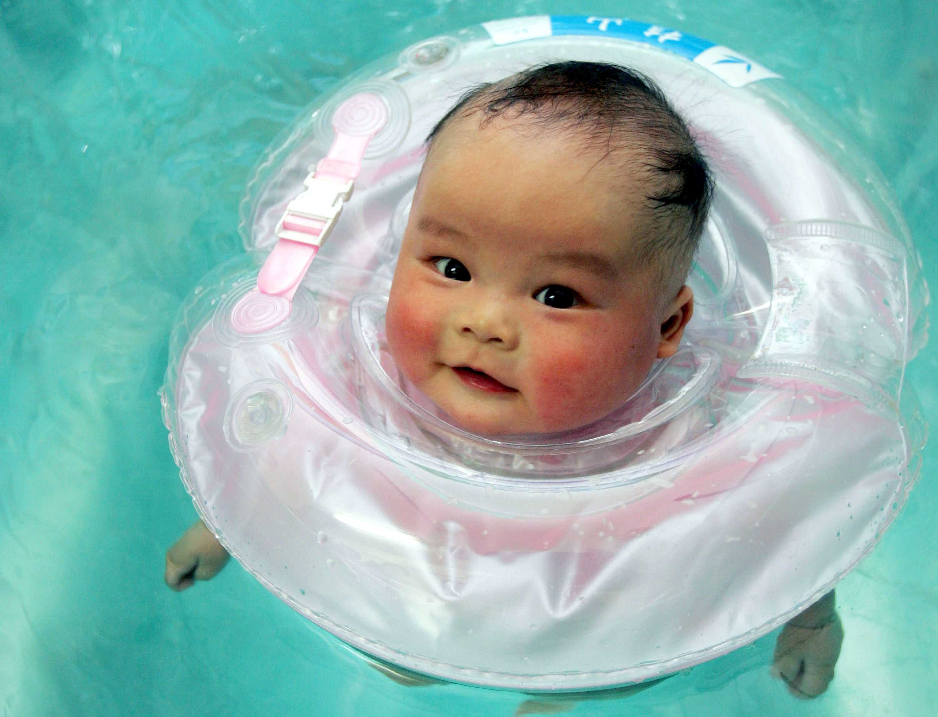 UPDATED: Those popular baby neck floats are 'potential death traps'
