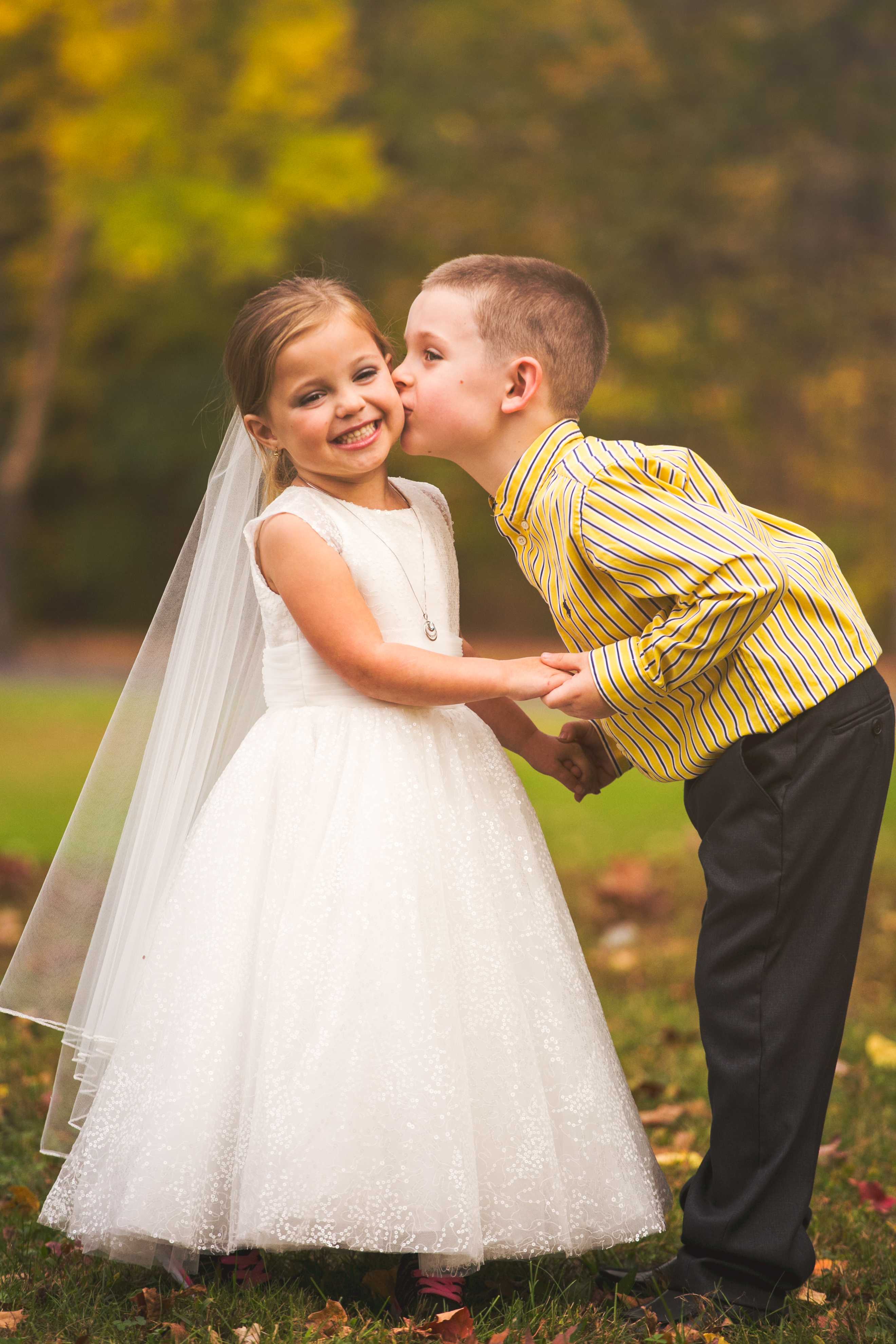 Дети о замужестве. Дети в свадебных нарядах. Дети на свадьбе. Дети жених и невеста. Дети в свадебных нарядах фотосессия.