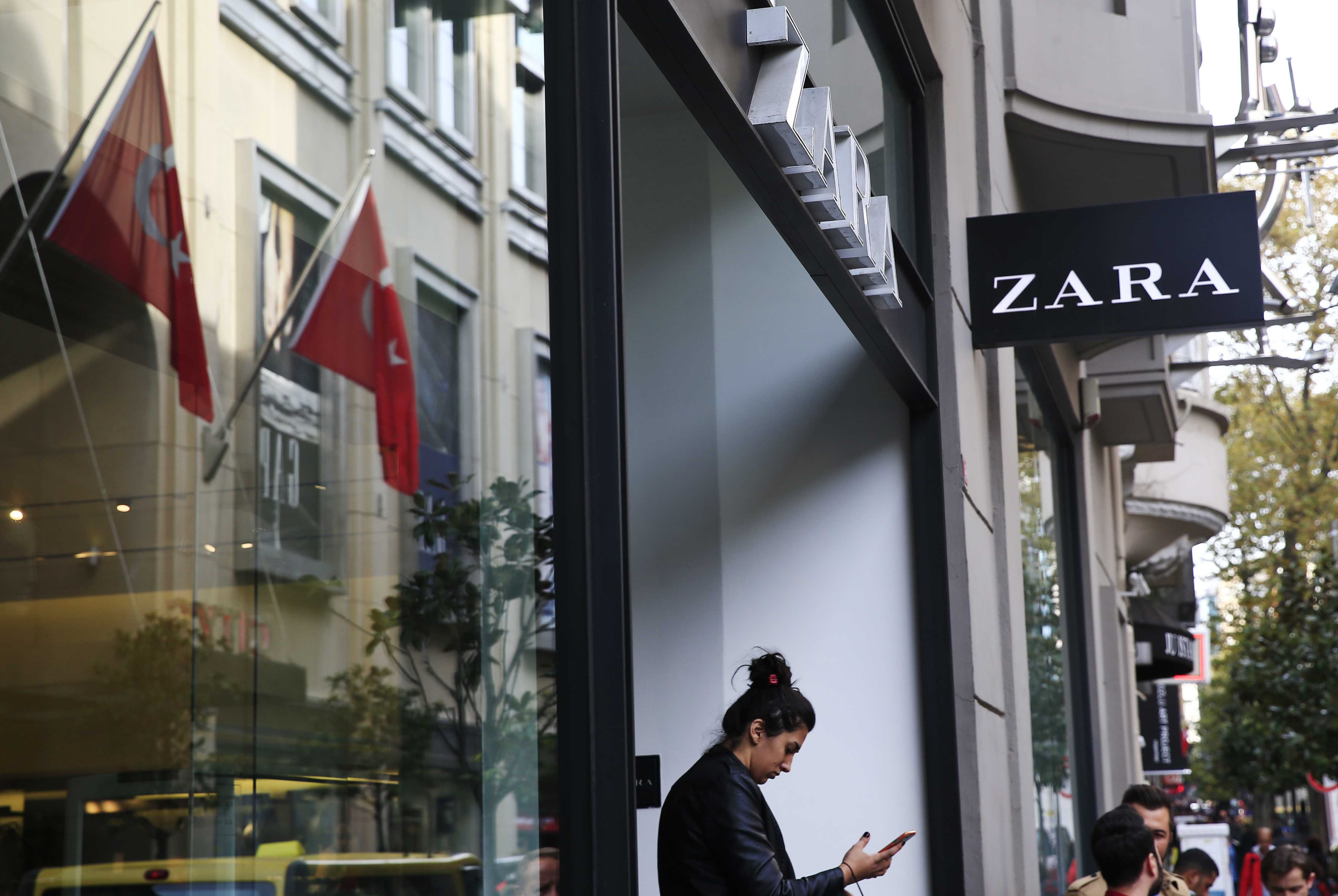 Unpaid garment workers are putting tags on Zara products asking customers to help them