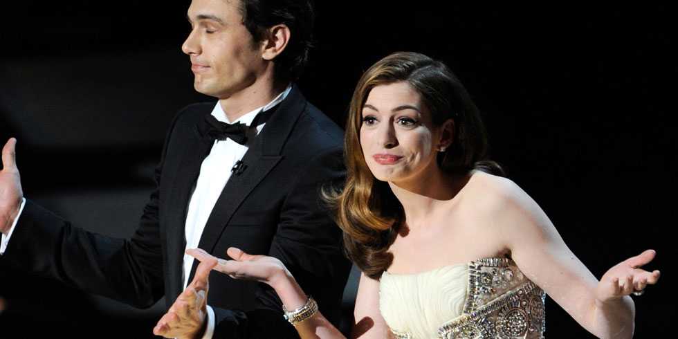 30 cringe-worthy awards show moments