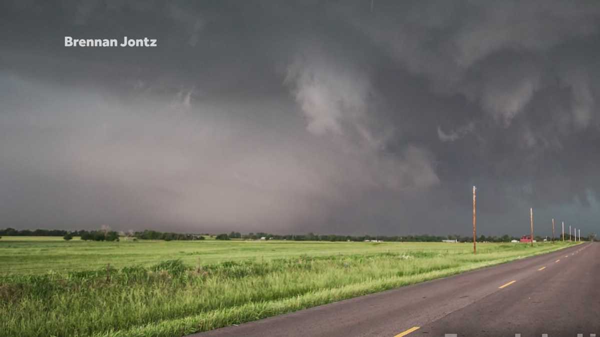 Iowan captures video of largest tornado in history