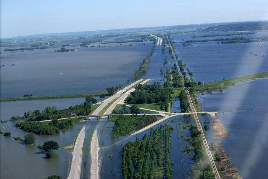 Photos Incredible View Of 2011 Missouri River Flooding   14426020 14426020 