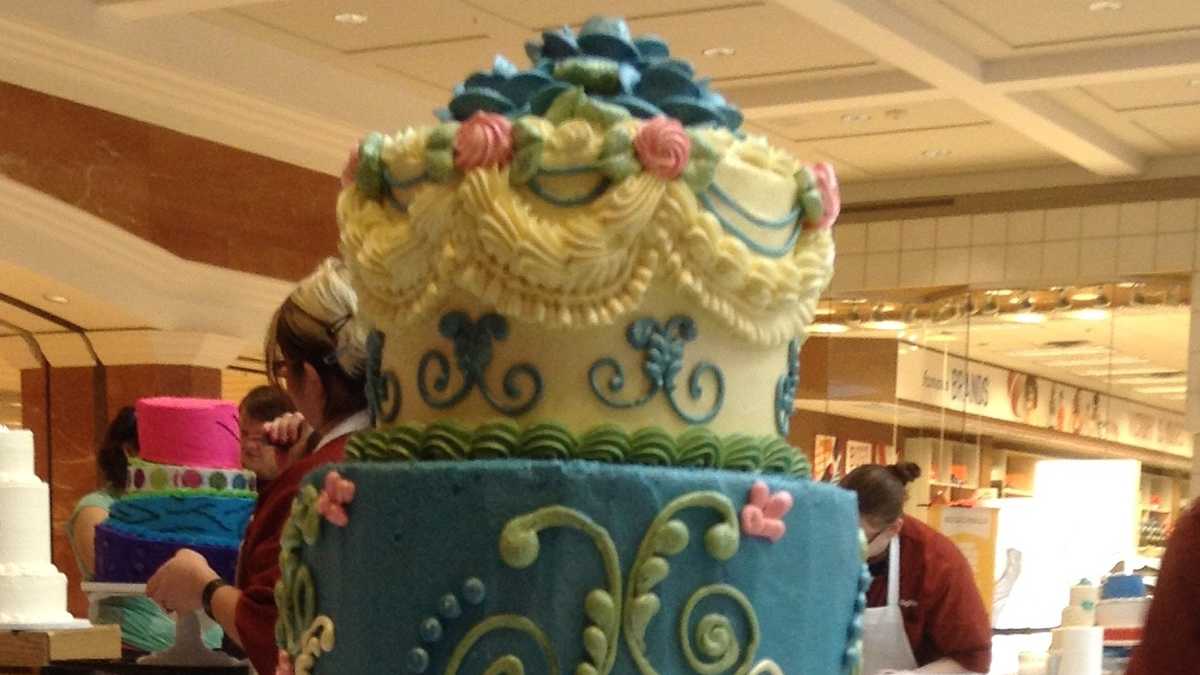 Photos HyVee cake decorators compete in Omaha