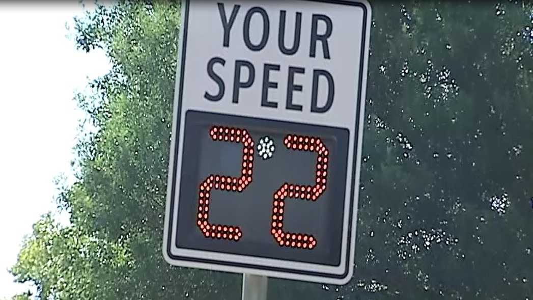 Flashing speed limit signs are smarter than you think