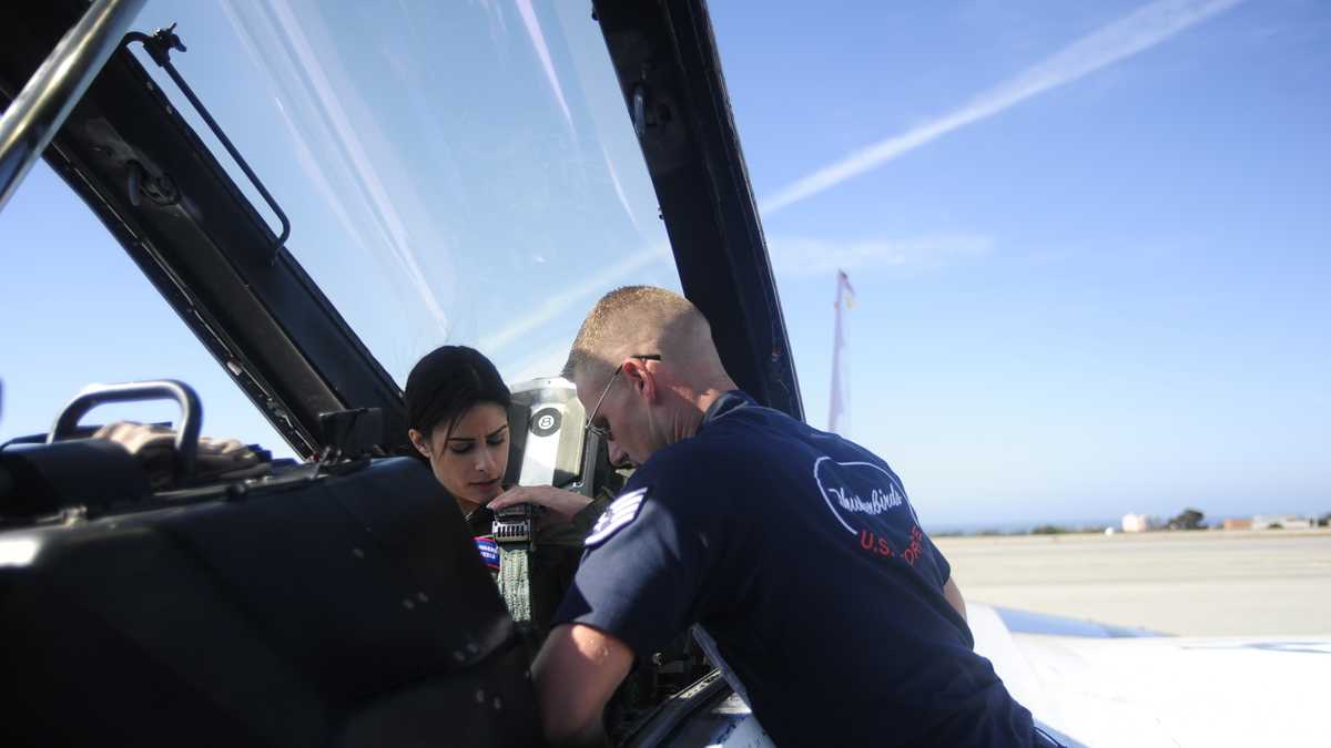 PHOTOS Michelle Imperato Suits Up With The Thunderbirds photos-michelle-imperato-suits-up-with-the-thunderbirds