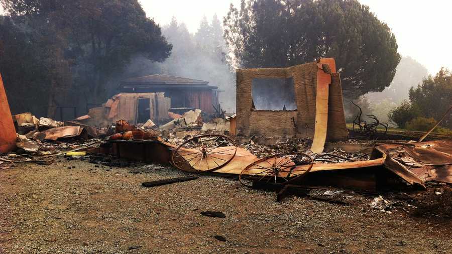 Big Sur wildfire destroys 15 homes, spreads across 550 acres