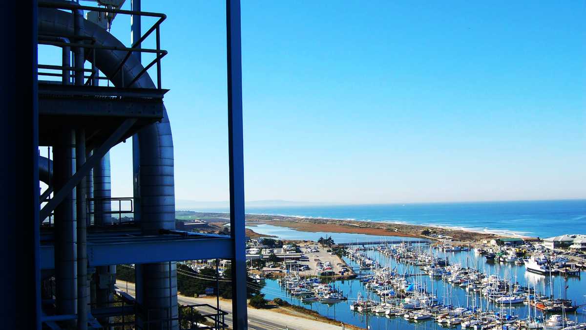 Does anyone guard the Moss Landing Power Plant?