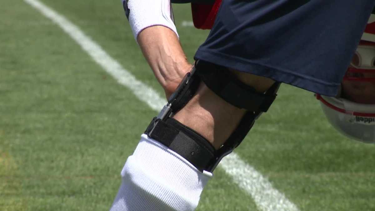 Photos Tom Brady returns to practice with knee brace