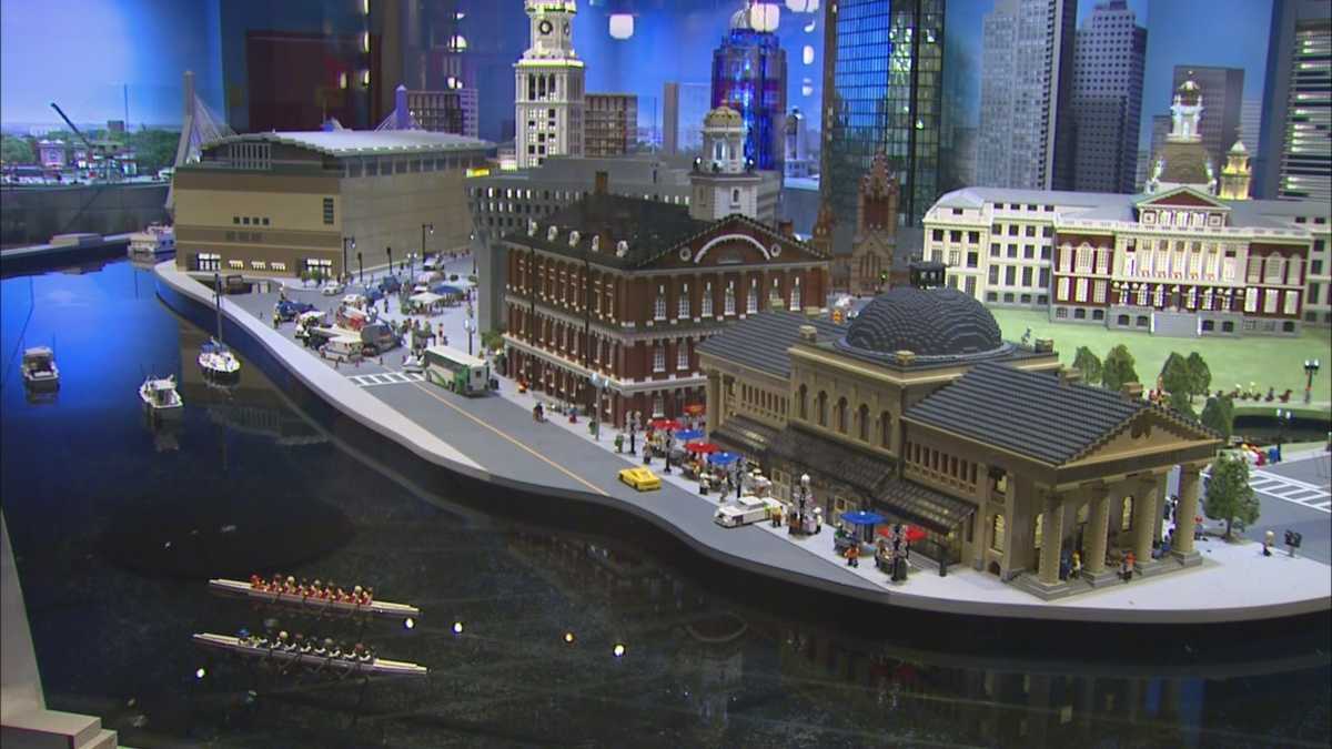 Photos City of Boston built in Legos