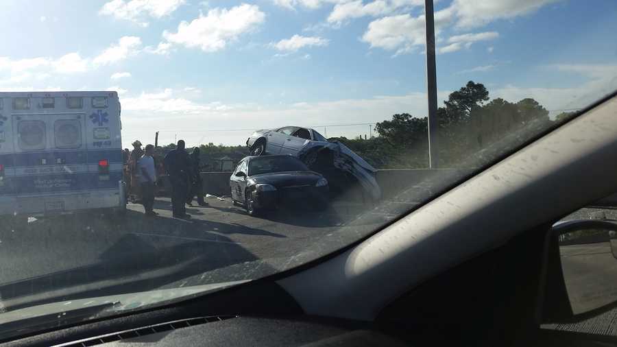 Images Car crash on Westbank Expressway