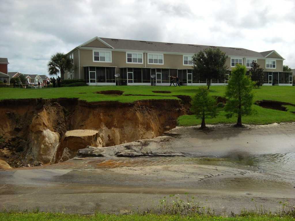 50 Photos: Sinkholes In Florida's History