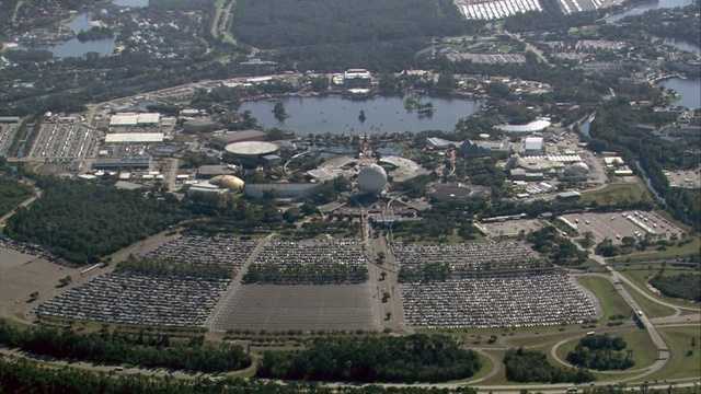 disney world what time to get to parking lot to be first in line for magic kingdom