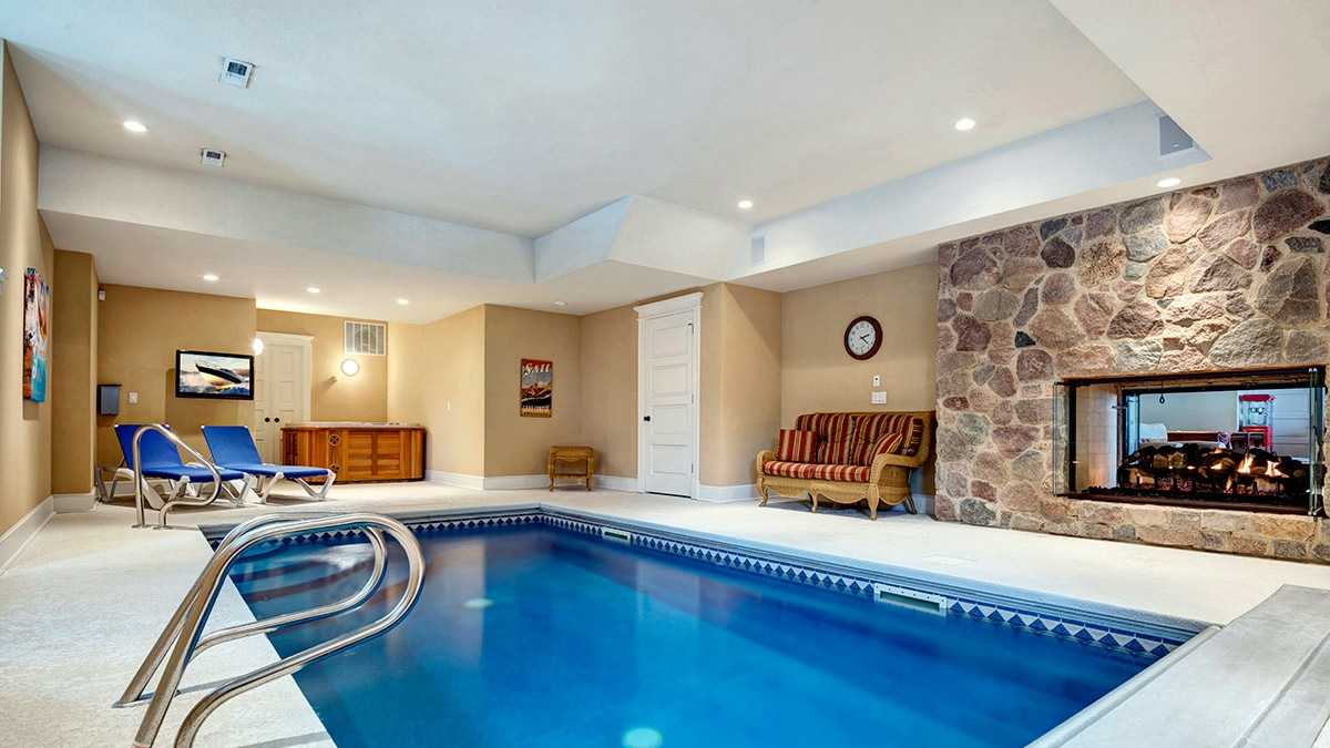 PICS Lake Geneva home for sale