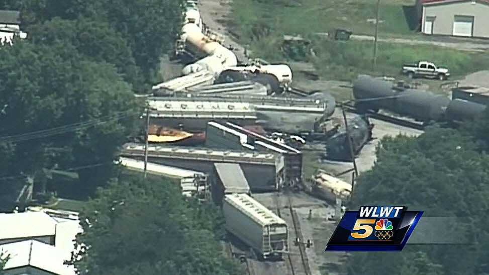 Images Train derails in Falmouth, Kentucky