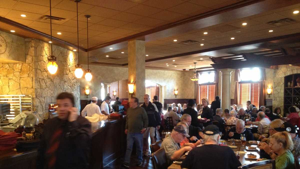 Salem Restaurant Salutes Veterans With Free Lunch