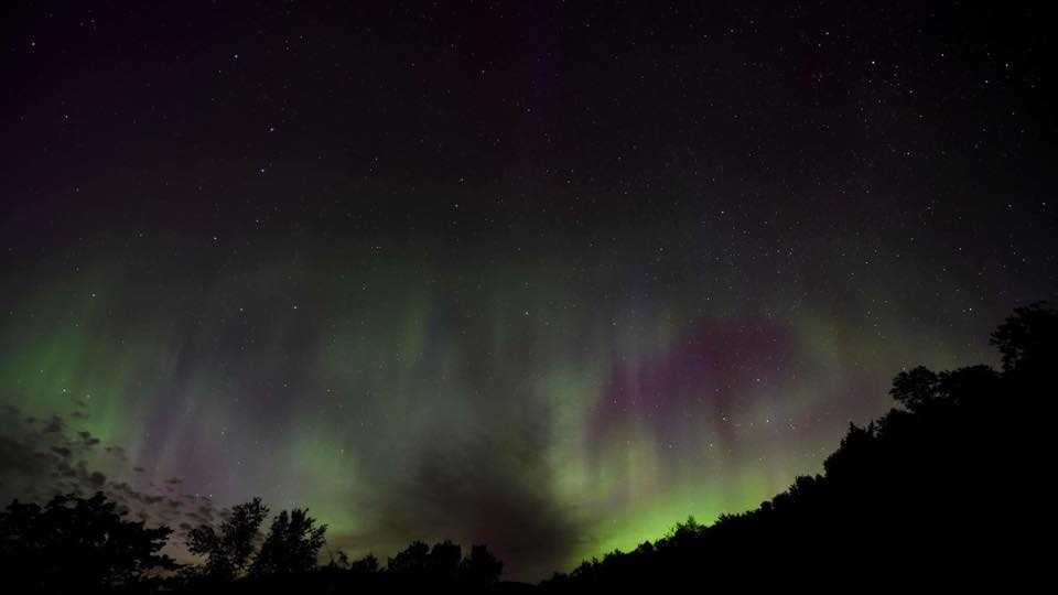 Images Northern Lights seen in New Hampshire sky