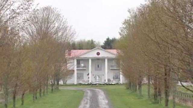 A
                                                          home in
                                                          Hardwick,
                                                          Vermont is
                                                          being
                                                          auctioned by
                                                          the U.S.
                                                          Marshal
                                                          Service.