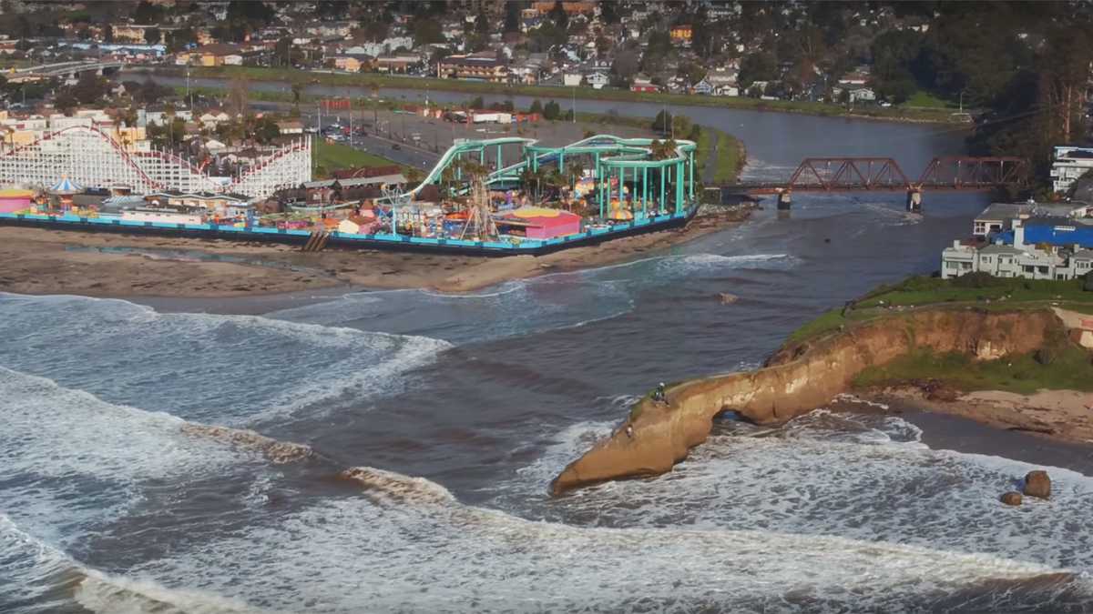 WATCH King tide surges up Santa Cruz river