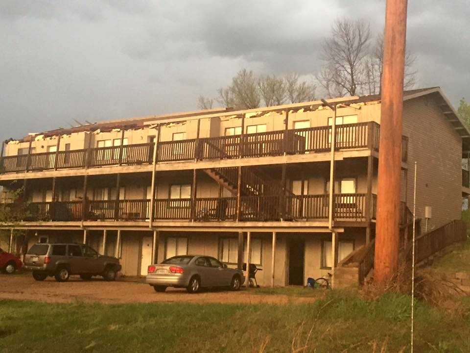 Suspected tornado destroys Missouri elementary school, fire station
