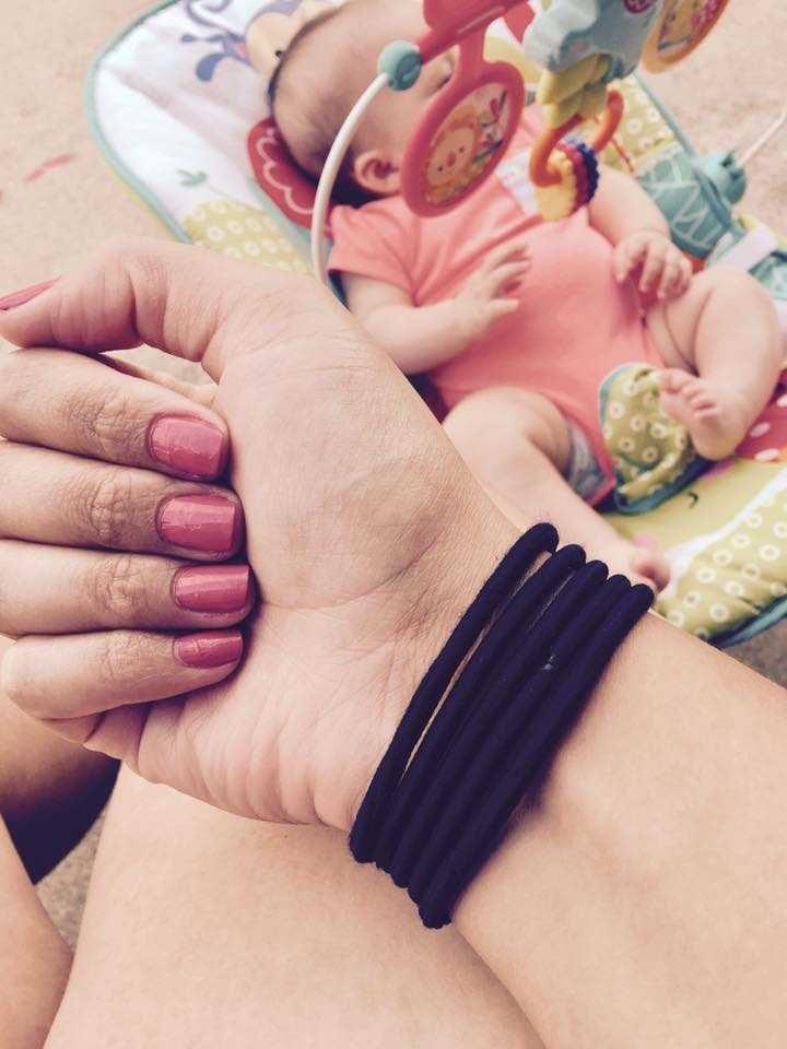 Moms are loving this positive parenting hair tie trick