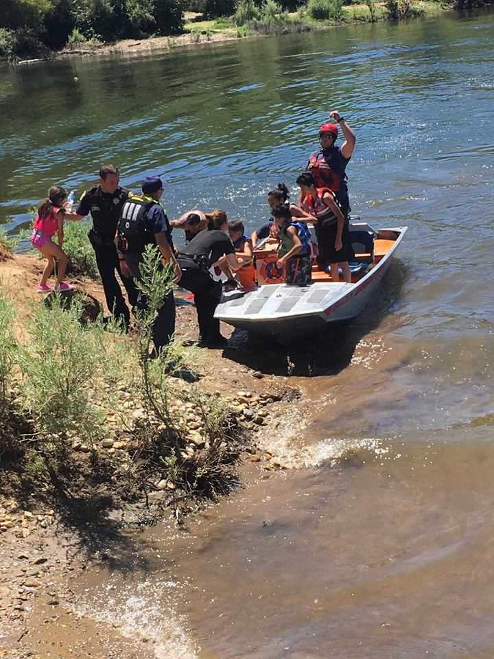 10 rescued from a San Joaquin County river after boat capsizes