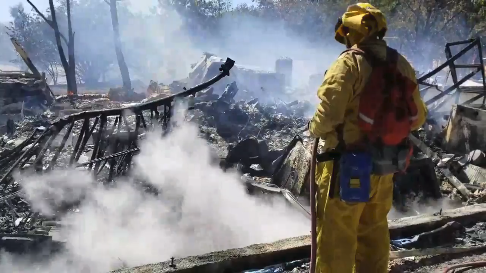 2 homes destroyed in 4-alarm vegetation fire in Vacaville