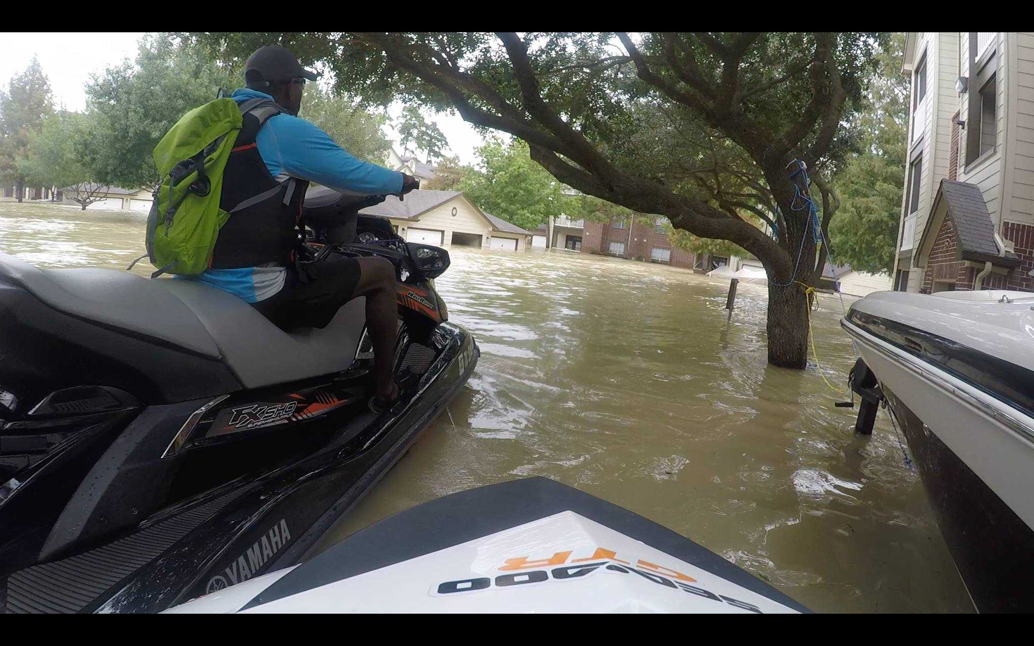 Ohio men on jet skis make rescues in Houston