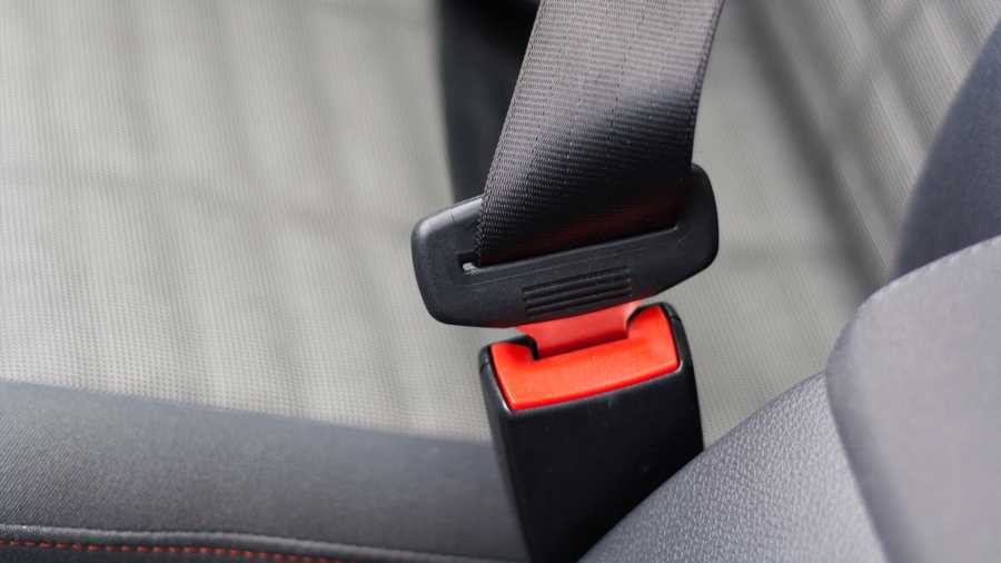 Know the difference between the 2 types of seat belt laws