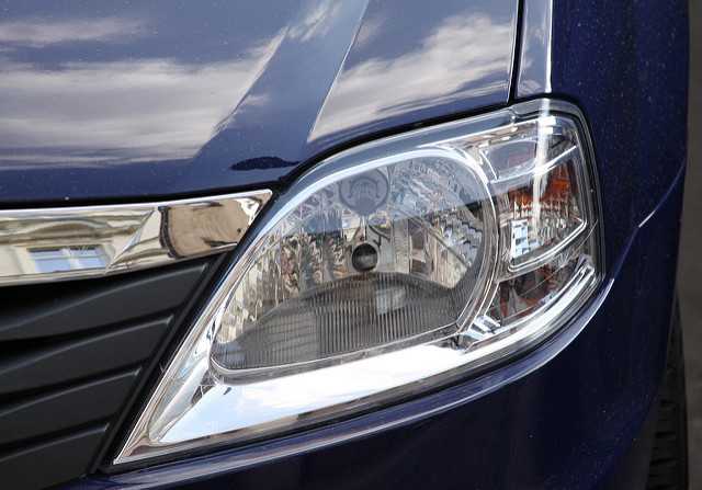 IIHS Says Most Mid-Size SUVs' Headlights Are Dim IIHS Says Most Mid-Size SUVs' Headlights Are Dim