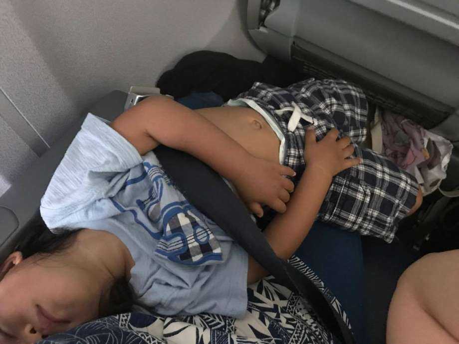 United Airlines forces child to sit on his mother's lap during flight