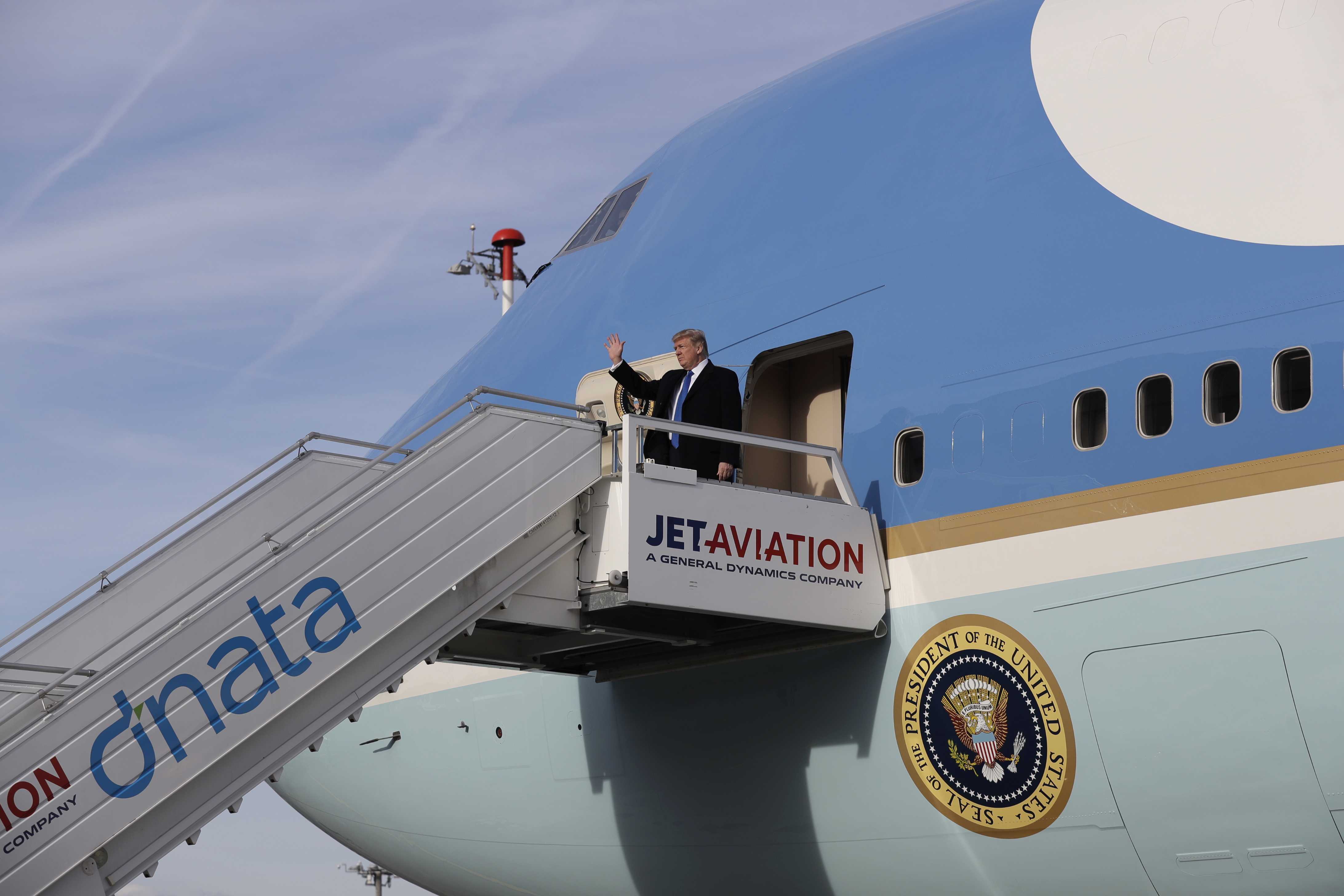 Trump strikes $3.9 billion deal with Boeing for new Air Force One planes
