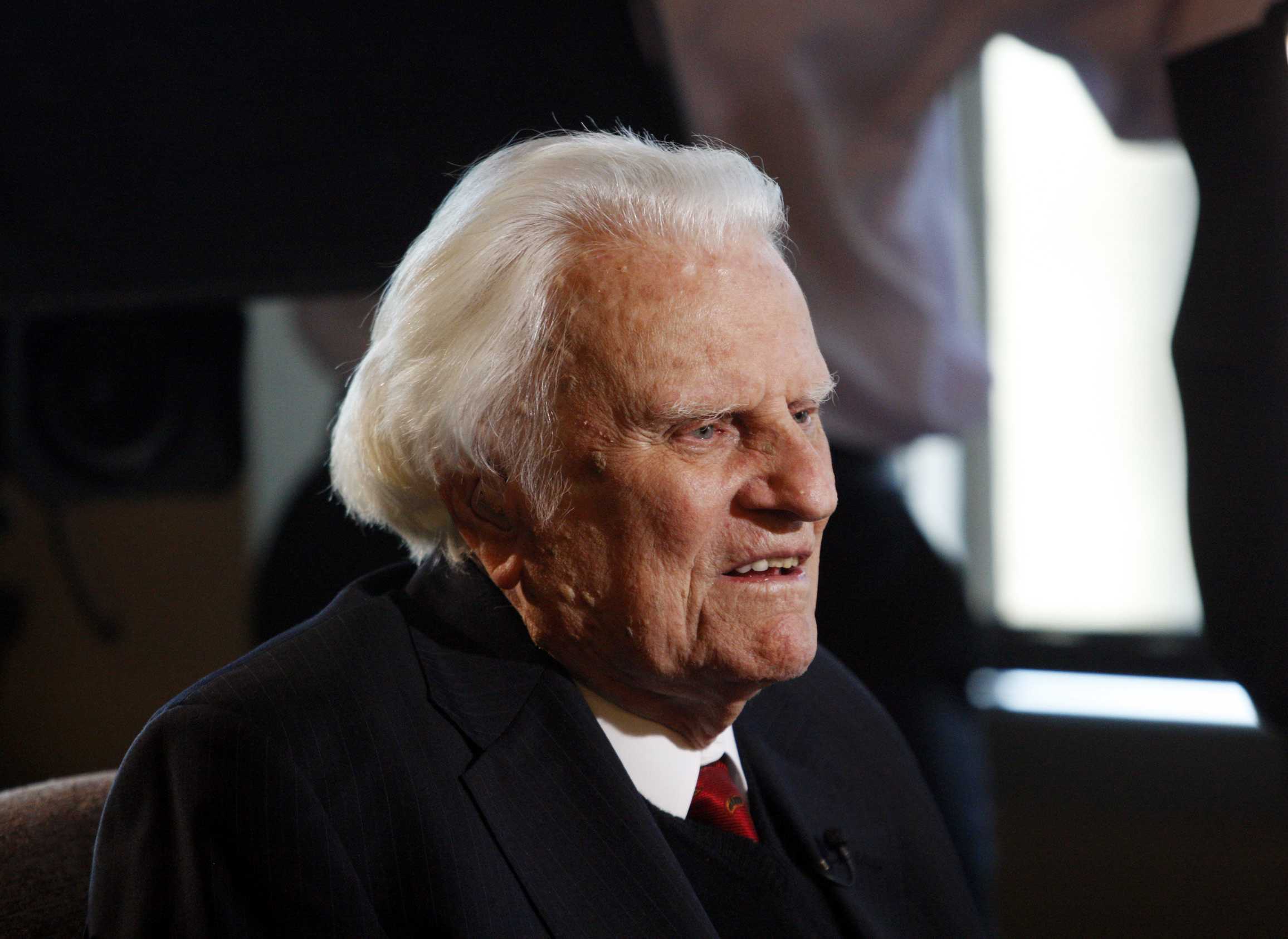 Influential evangelical leader Billy Graham dies at 99